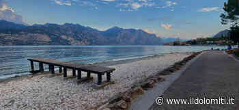 Crisi idrica, a Malcesine l'acqua del Garda non bagna più i pontili (FOTO) - il Dolomiti