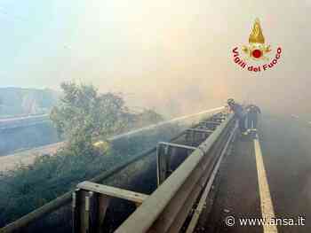 Incendio sterpaglie a Empoli, bloccate e poi riaperte ferrovia e Fi-Pi-Li - Agenzia ANSA