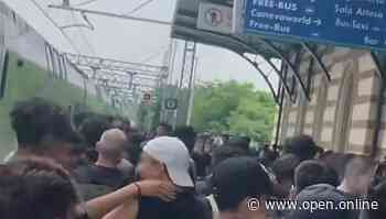 Peschiera del Garda, è caccia ai volti del branco: due indagini parallele. Una delle vittime: «Piangevo per la paura» - Open