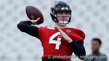 Jaguars bring back EJ Perry