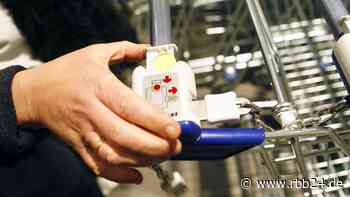 Neustadt (Dosse): Seniorin hortet gestohlene Einkaufswagen - Polizei ermittelt - rbb24