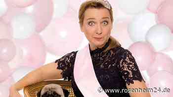 Bei „Kabarett im Park“ : Miss Verständnis Constanze Lindner in Bad Aibling