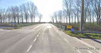 Nutswerken en nieuw fietspad langs Westkapelse Steenweg aan Zelzatebrug - Het Laatste Nieuws