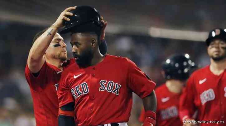 Blue Jays sign veteran outfielder Jackie Bradley Jr. to one-year deal