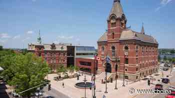 Fredericton council votes 6-3 for housing proposal, but measure doesn't pass - CBC.ca