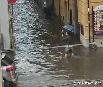 IL VIDEO. CASERTA ALLAGATA Strade come fiumi in città: impraticabili via Roma, via Vico, corso Trieste, via Unità italiana, via Acquaviva, piazza Sant'Anna - CasertaCE