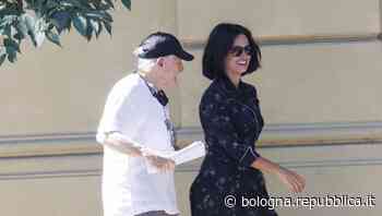 Penelope Cruz a Modena per girare il film su Enzo Ferrari. E la città torna ai ruggenti anni '50 - La Repubblica