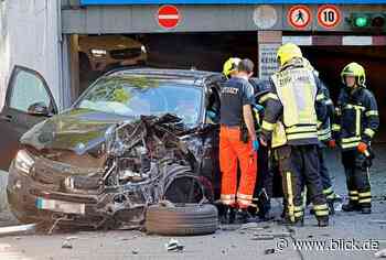 Schwerer Verkehrsunfall in Chemnitzer Tiefgarage | blick.de - Chemnitz - Blick.de