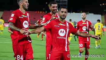 Coppa Italia, Verona eliminato dal Bari. Avanzano Monza, Parma e Ascoli - la Repubblica