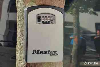 Mysterieuze Master Lock aan boom in Kortrijk wellicht voor televisieprogramma - KW.be - KW.be