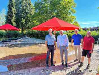 Steinen - Neue Schirme aufgestellt - www.verlagshaus-jaumann.de