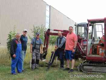 Grundsteinlegung für den Bau des Lehrbienenhauses - HalloOberland