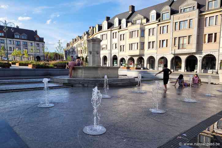 Waterpartij brengt verkoeling op de Markt