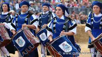 Alba festeggia San Lorenzo rispettando la tradizione con sbandieratori e musici - Cuneocronaca.it