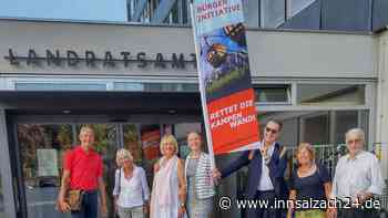 Landkreis Rosenheim: Übergabe der Petition „Rettet die Kampenwand“ - innsalzach24.de