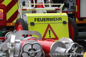 Feuerwehr bekämpft Kellerbrand in Bielefeld-Sennestadt - Radio Bielefeld