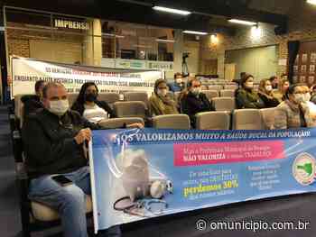 Dentistas de Brusque se manifestam na Câmara pleiteando negociação por conta de defasagem dos salários - O Município