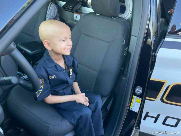 Texas girl sworn in as police officer before her 7th chemo round