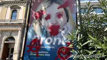 Bari, imbrattati i manifesti elettorali di Giorgia Meloni - La Repubblica