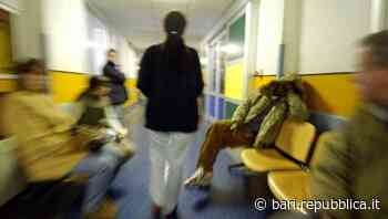 Bari, è paziente oncologica ma la prima data utile per la colonscopia è a febbraio 2023. La Asl replica: "Urgenze sempre garantite" - La Repubblica