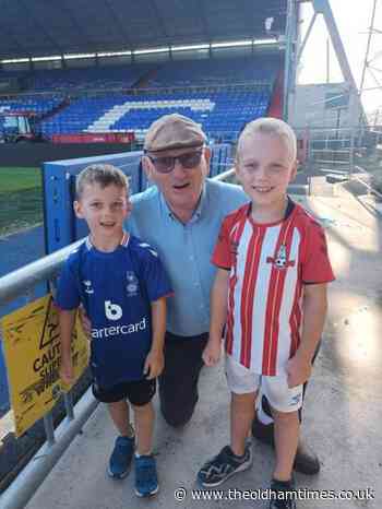 Oldham Athletic fans take part in Boundary Park clean-up - The Oldham Times