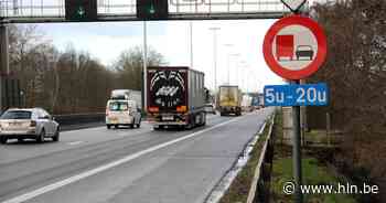 E313 richting Antwerpen opnieuw afgesloten na ongeval ter hoogte van Herentals-Industrie - Het Laatste Nieuws