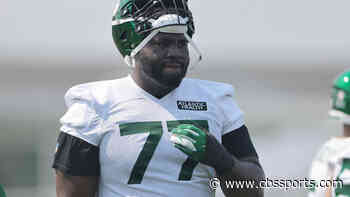 Jets' Mekhi Becton likely out for season with fractured knee cap, per report; Robert Saleh 'sick for Mekhi'