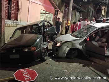 Motorista bate contra carro estacionado e foge do local sem prestar socorro no bairro Três Bicas, em Varginha - Varginha Online