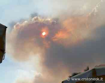 Crotone, occhi al cielo: giochi di luce regalati dal sole ~ CrotoneOk.it - CrotoneOK.it