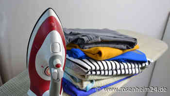 Kleidung glatt bekommen – bekanntes Hausmittel ersetzt Bügeleisen