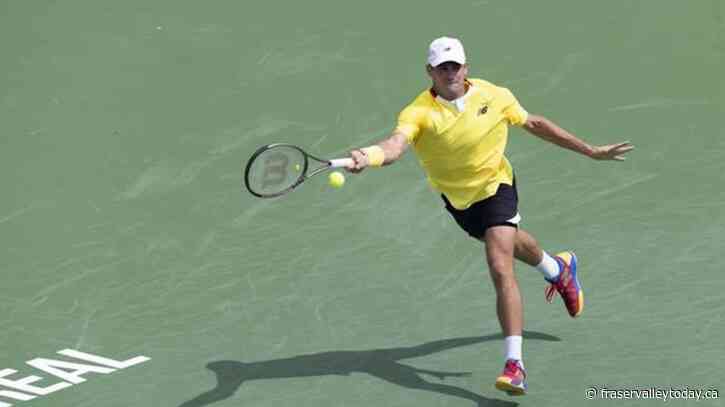 American Tommy Paul upsets second-seeded Carlos Alcaraz at National Bank Open
