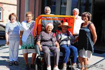 Bonndorf: Senioren im Altenzentrum St. Laurentius Bonndorf können sich in der Fahrradriksha kutschieren lassen - SÜDKURIER Online