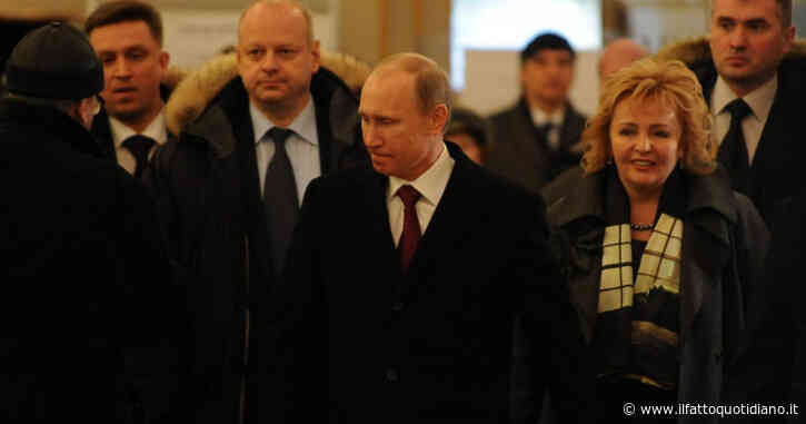 La vita nel lusso della ex moglie di Putin tra Davos, Biarritz e Marbella. La donna non è nella lista delle sanzioni Ue