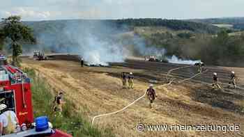 Defekte Ballenpresse löst Brand in Asbach aus: 60 Feuerwehrkräfte im Einsatz - Rhein-Zeitung