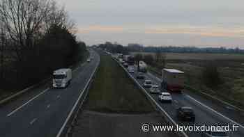 Orchies : alcoolisé, il heurte les glissières de sécurité de l'autoroute et insulte un policier - La Voix du Nord