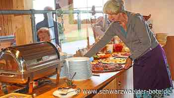 Bauernhofbrunch Schonach - Gäste genießen regionale Produkte der Familie Hummel - Schwarzwälder Bote