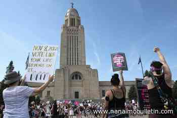 U.S. woman charged with helping daughter have abortion