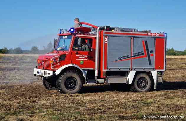 FFW Schiffdorf: Traktorbrand verursacht großen Flächenbrand: Massiver Personaleinsatz notwendig