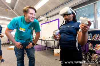 UNCW students teach kids about sea turtles using virtual reality lessons - WWAY NewsChannel 3