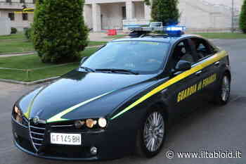 GdF Ferrara, sequestrati oltre 1.600 capi di abbigliamento contraffatto - Il Tabloid