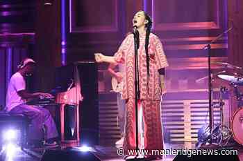 B.C. teen singer performs new single on ‘The Tonight Show’ - Maple Ridge News