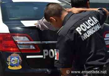 En Focus robado y estacionado en sentido contrario - Ensenada.net