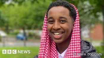 Milton Keynes murder trial hears pupil stabbed while fleeing - BBC