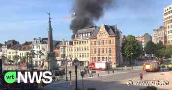Rookpluim in centrum Brussel door terrasbrand - VRT NWS