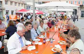 Nach Corona-Pause: Endlich wieder "Lange Tafel" auf dem Marktplatz (14.08.) - Zeitungsverlag Waiblingen