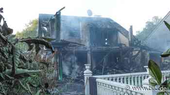 Kaarst: Flammen zerstören Einfamilienhaus | Regional - BILD