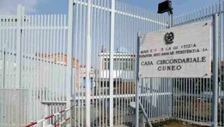 Evasione lampo dal carcere di Cuneo, sospettato di due omicidi arrestato mentre prendeva il treno - La Repubblica