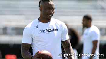 Brandon Marshall stops by New York Jets practice Wednesday - Jets Wire