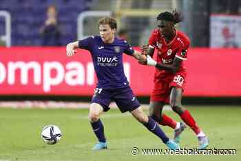 Talentrijke Dwomoh verkommert in B-kern Antwerp: &quot;De deur is niet gesloten&quot;