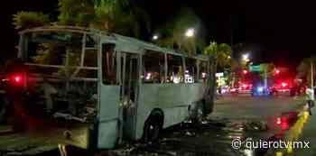 Autobús incendiado queda en cenizas en San Isidro y Río Blanco, Zapopan - quiero tv - quierotv